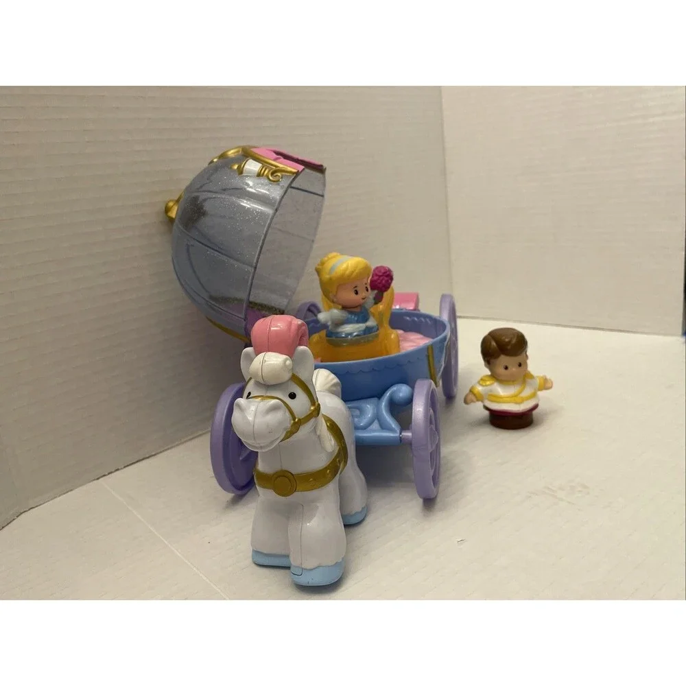 Fisher Price Little People Cinderella Carriage Lights & Sounds Works & 2 Figures